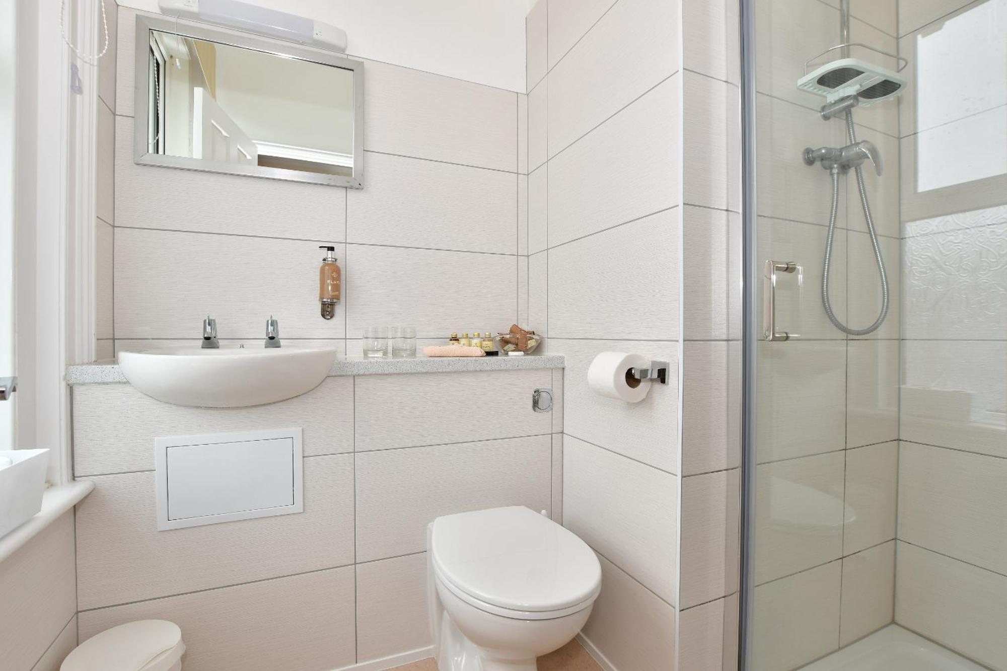 Grange Bank House 4*